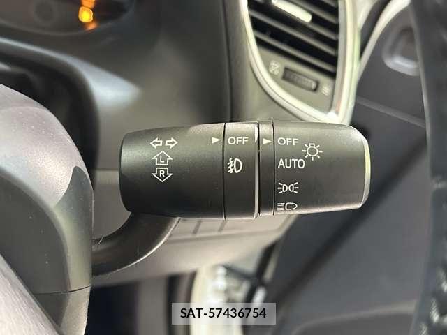 Mazda AXELA SPORT 2017-04 6216618-11