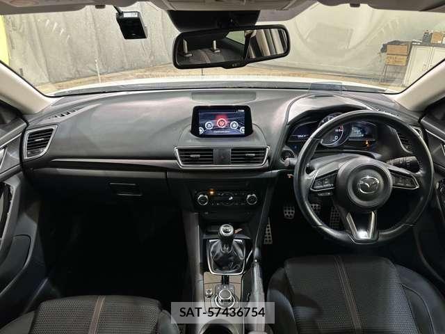 Mazda AXELA SPORT 2017-04 6216618-19
