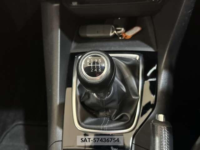 Mazda AXELA SPORT 2017-04 6216618-28