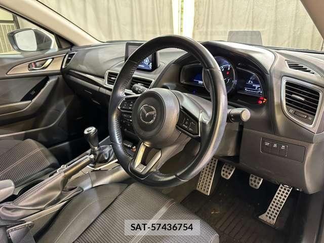 Mazda AXELA SPORT 2017-04 6216618-8