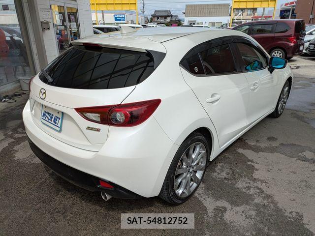 Mazda AXELA SPORT 2016-03 6672380-1