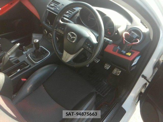 Mazda AXELA SPORT 2013-02 6672381-1
