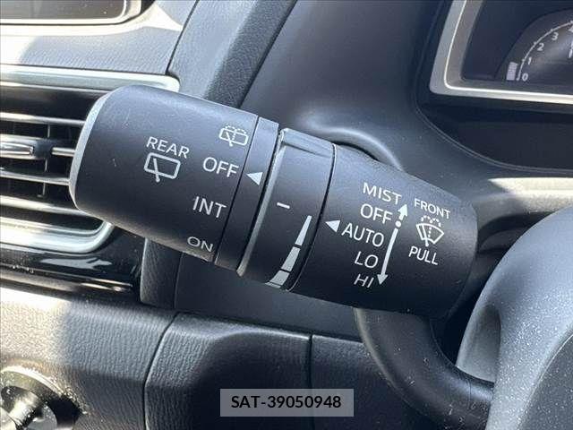 Mazda AXELA SPORT 2015-05 6682731-26