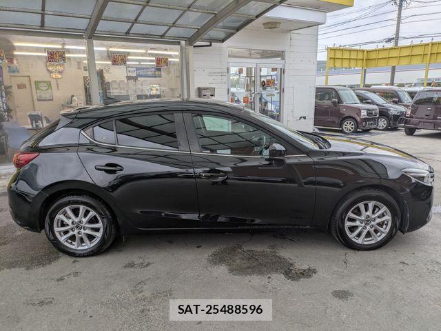 Mazda AXELA SPORT 2017-07 6716582-19