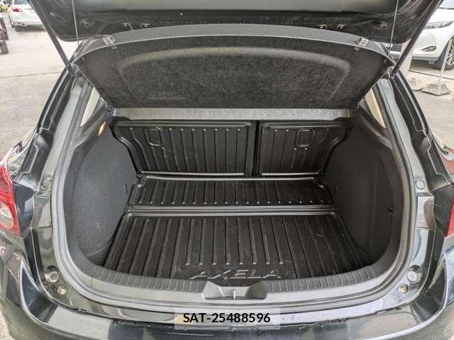 Mazda AXELA SPORT 2017-07 6716582-6