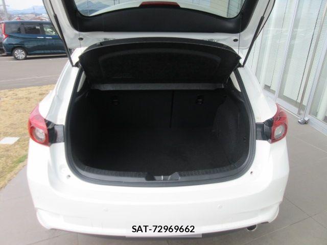Mazda AXELA SPORT 2018-04 6752288-8