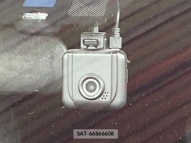 Mazda AXELA SPORT 2013-11 6815804-5