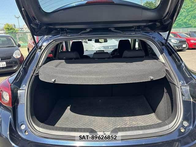 Mazda AXELA SPORT 2015-03 6815805-28