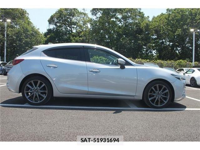 Mazda AXELA SPORT 2016-07 6908028-15