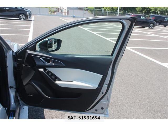 Mazda AXELA SPORT 2016-07 6908028-24