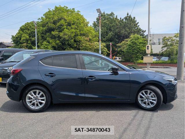 Mazda AXELA SPORT 2017-04 6908015-17