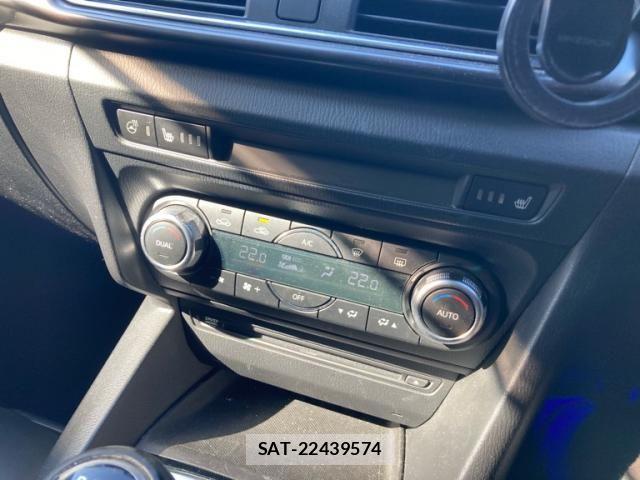 Mazda AXELA SPORT 2017-05 7020828-12