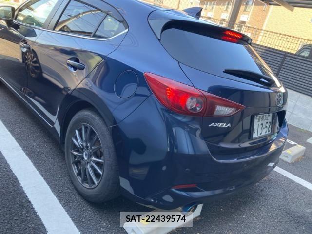 Mazda AXELA SPORT 2017-05 7020828-1