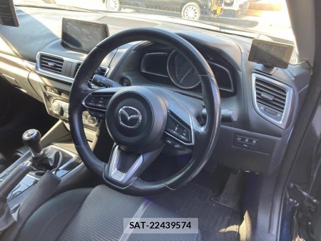 Mazda AXELA SPORT 2017-05 7020828-8
