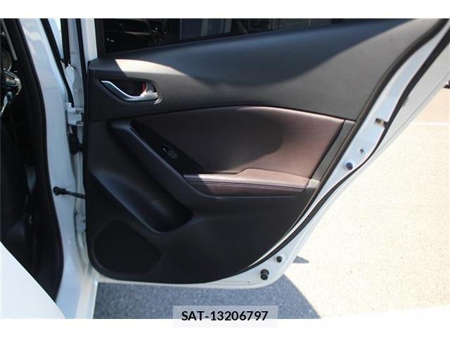 Mazda AXELA SPORT 2017-03 7221326-29
