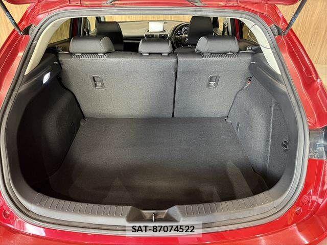 Mazda AXELA SPORT 2014-02 7251416-11
