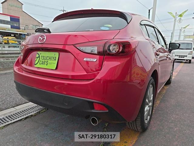 Mazda AXELA SPORT 2016-02 7328198-1