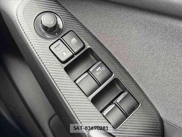 Mazda AXELA SPORT 2015-01 7328202-25