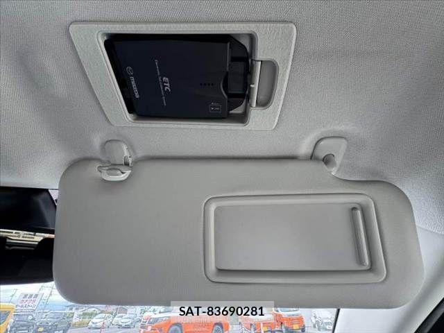 Mazda AXELA SPORT 2015-01 7328202-26