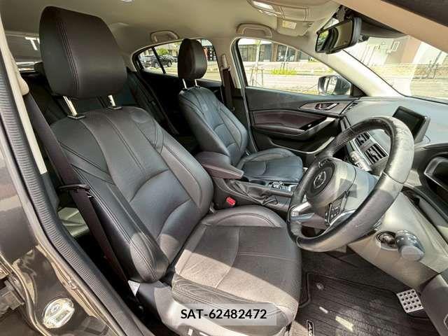 Mazda AXELA SPORT 2017-09 7328188-13
