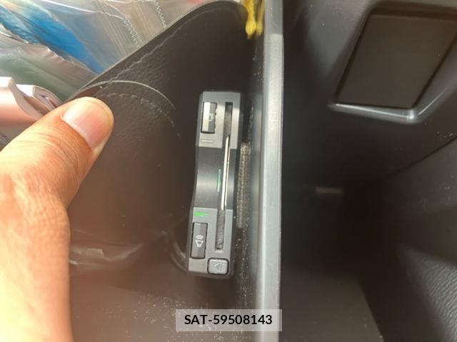 Mazda AXELA SPORT 2015-01 7358623-18