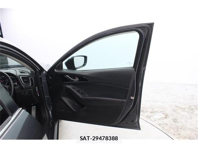 Mazda AXELA SPORT 2014-06 7358622-29