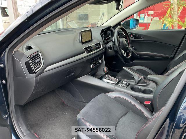Mazda AXELA SPORT 2014-01 7358626-1