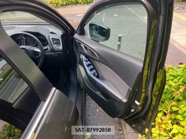 Mazda AXELA SPORT 2017-04 7392745-9