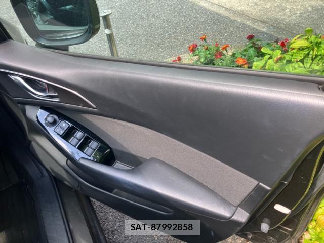 Mazda AXELA SPORT 2017-04 7392745-10