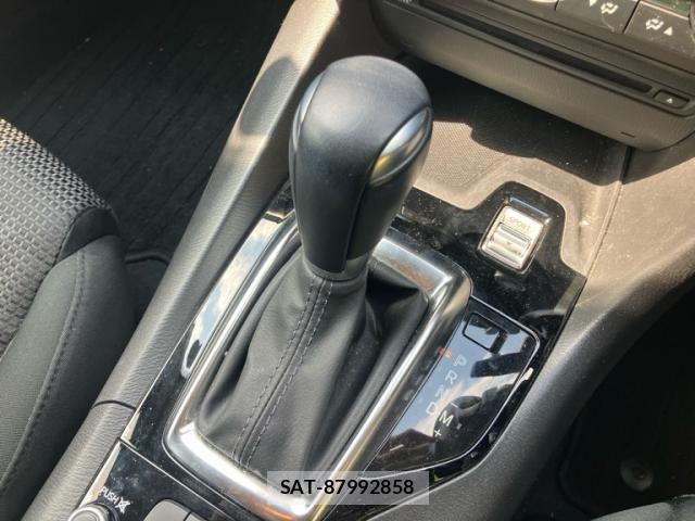 Mazda AXELA SPORT 2017-04 7392745-26