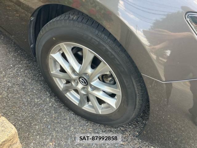 Mazda AXELA SPORT 2017-04 7392745-7