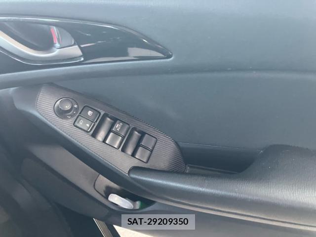 Mazda AXELA SPORT 2015-07 7455558-7