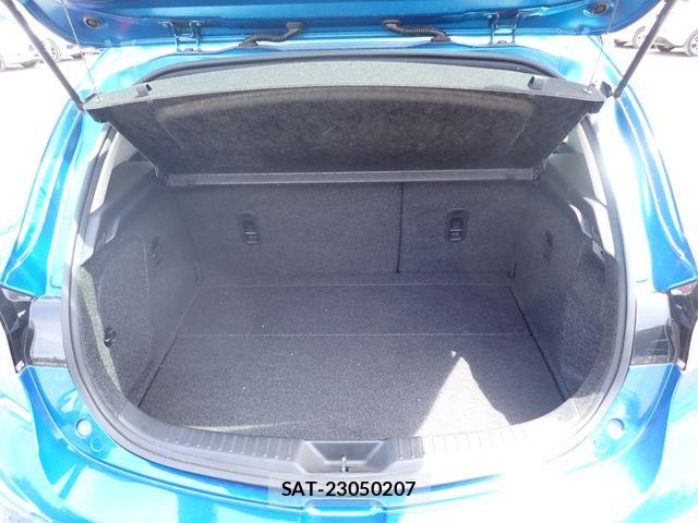 Mazda AXELA SPORT 2011-10 7501383-22