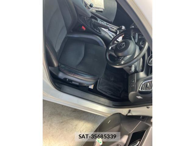 Mazda AXELA SPORT 2015-01 7562392-15