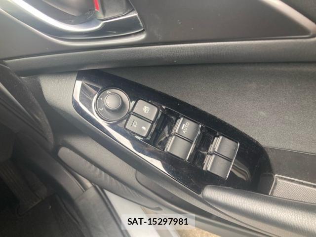 Mazda AXELA SPORT 2017-03 7617860-11