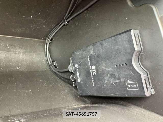 Mazda AXELA SPORT 2014-07 7617859-16