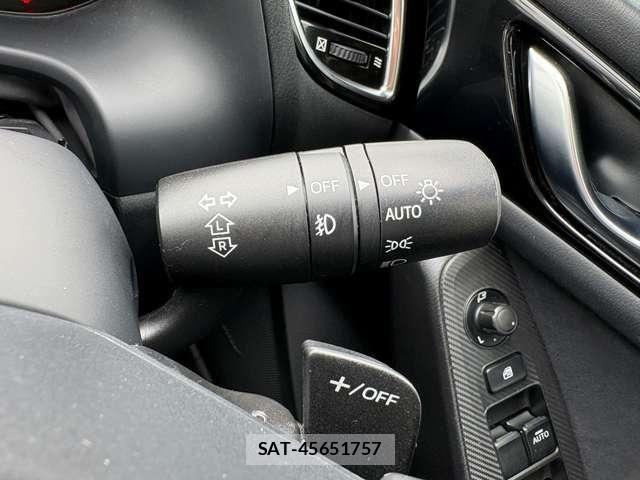 Mazda AXELA SPORT 2014-07 7617859-23