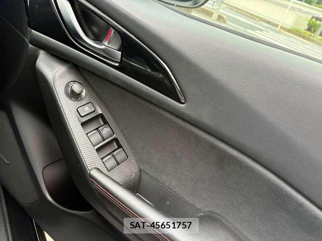 Mazda AXELA SPORT 2014-07 7617859-25