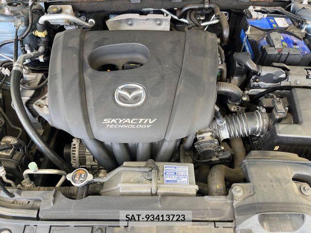 Mazda AXELA SPORT 2014-05 7617858-17
