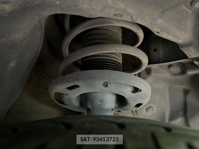 Mazda AXELA SPORT 2014-05 7617858-19