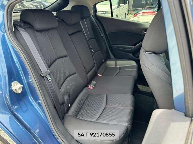 Mazda AXELA SPORT 2017-01 7617852-11