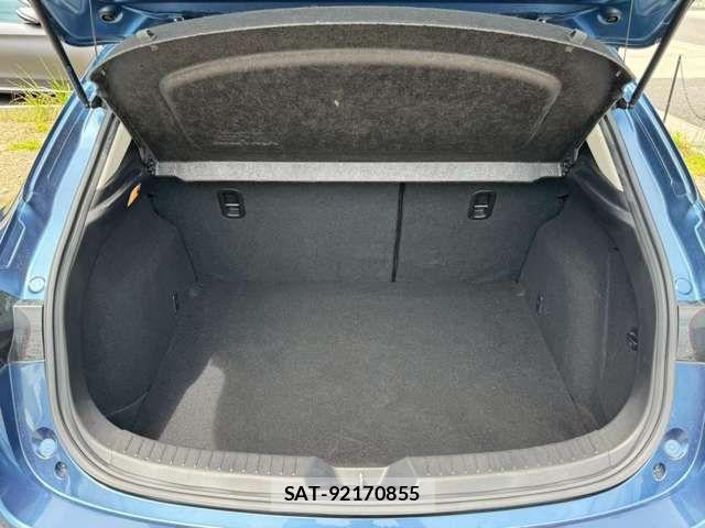 Mazda AXELA SPORT 2017-01 7617852-12