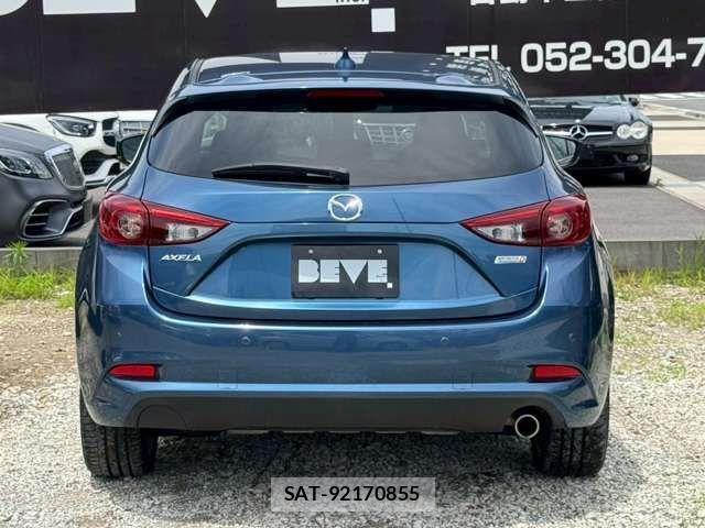 Mazda AXELA SPORT 2017-01 7617852-17