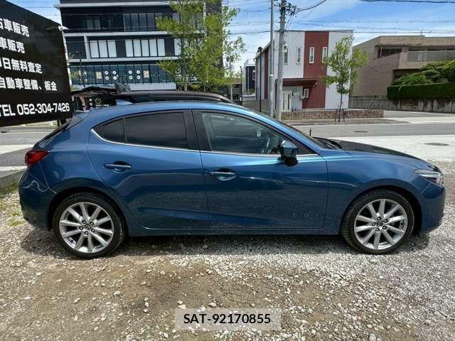 Mazda AXELA SPORT 2017-01 7617852-18