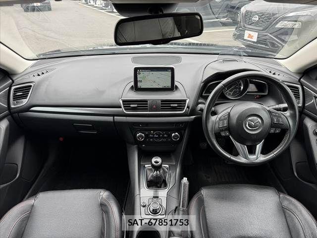 Mazda AXELA SPORT 2014-08 7617853-1