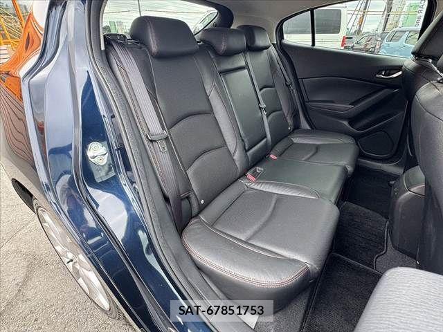 Mazda AXELA SPORT 2014-08 7617853-19