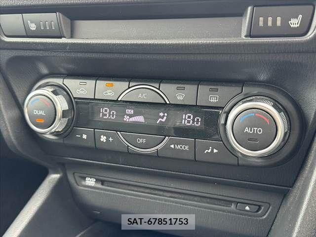 Mazda AXELA SPORT 2014-08 7617853-23