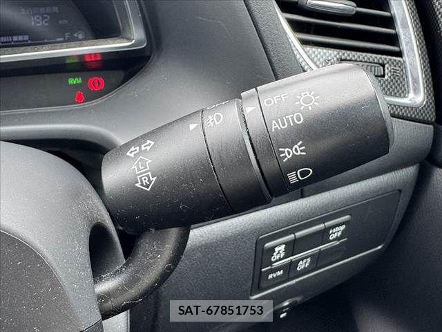 Mazda AXELA SPORT 2014-08 7617853-27