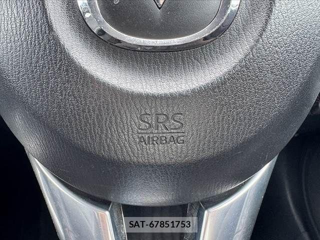 Mazda AXELA SPORT 2014-08 7617853-29