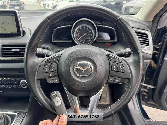Mazda AXELA SPORT 2014-08 7617853-6